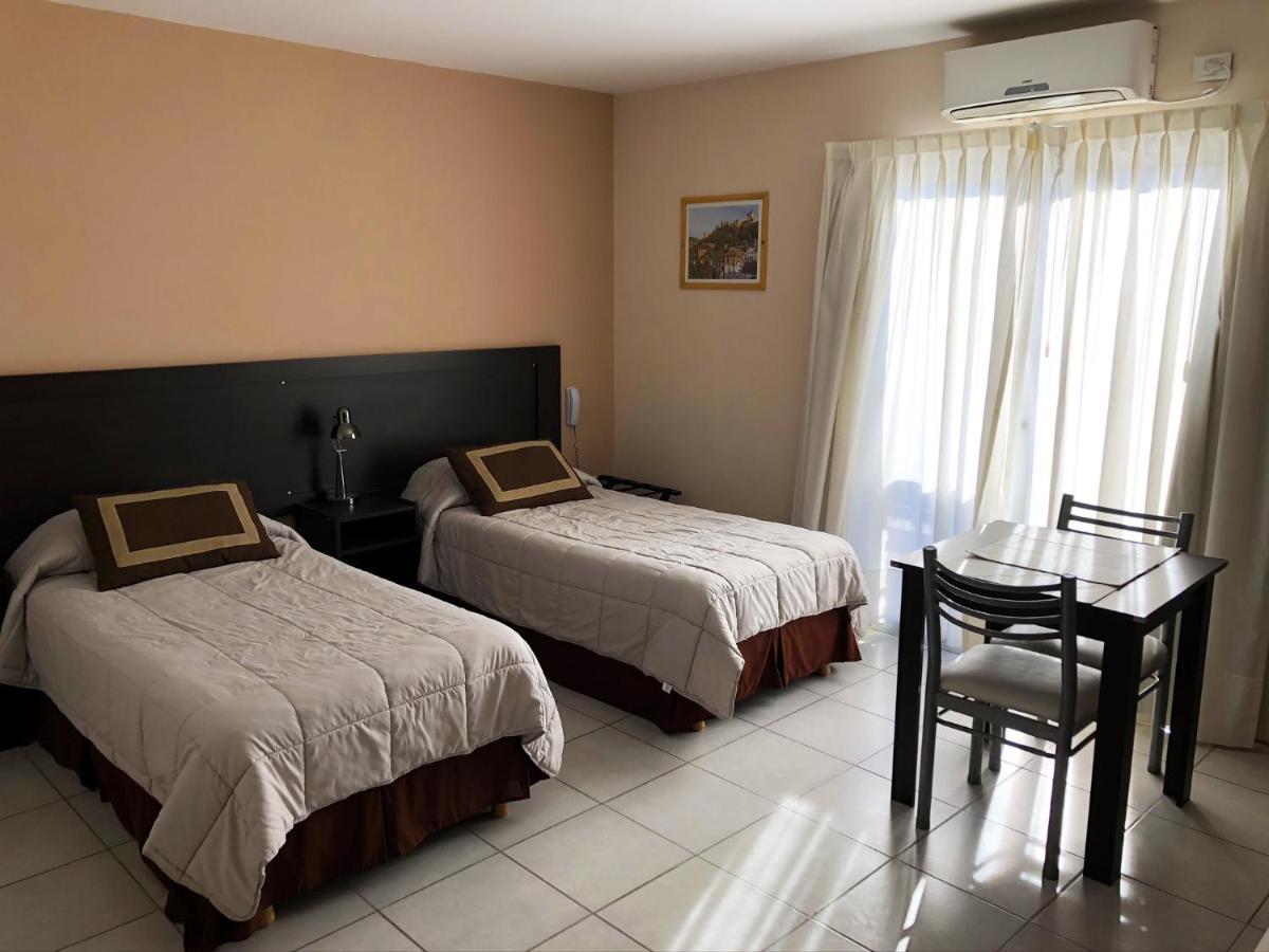 Apart Hotel Granada เนวเก็น ภายนอก รูปภาพ